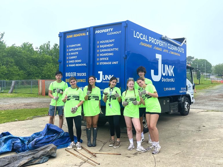 How Commercial Junk Removal Services Simplify Business Activities